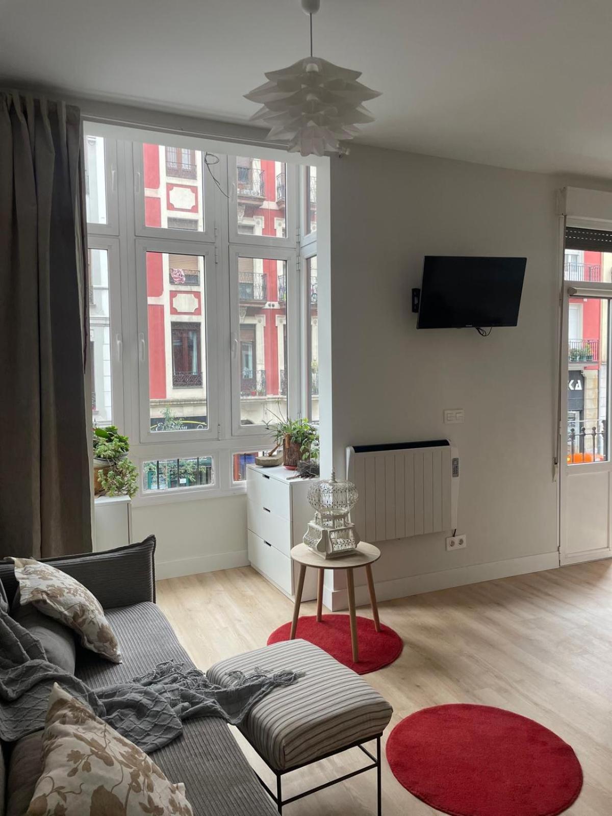 Loaina Apartment Билбао Екстериор снимка